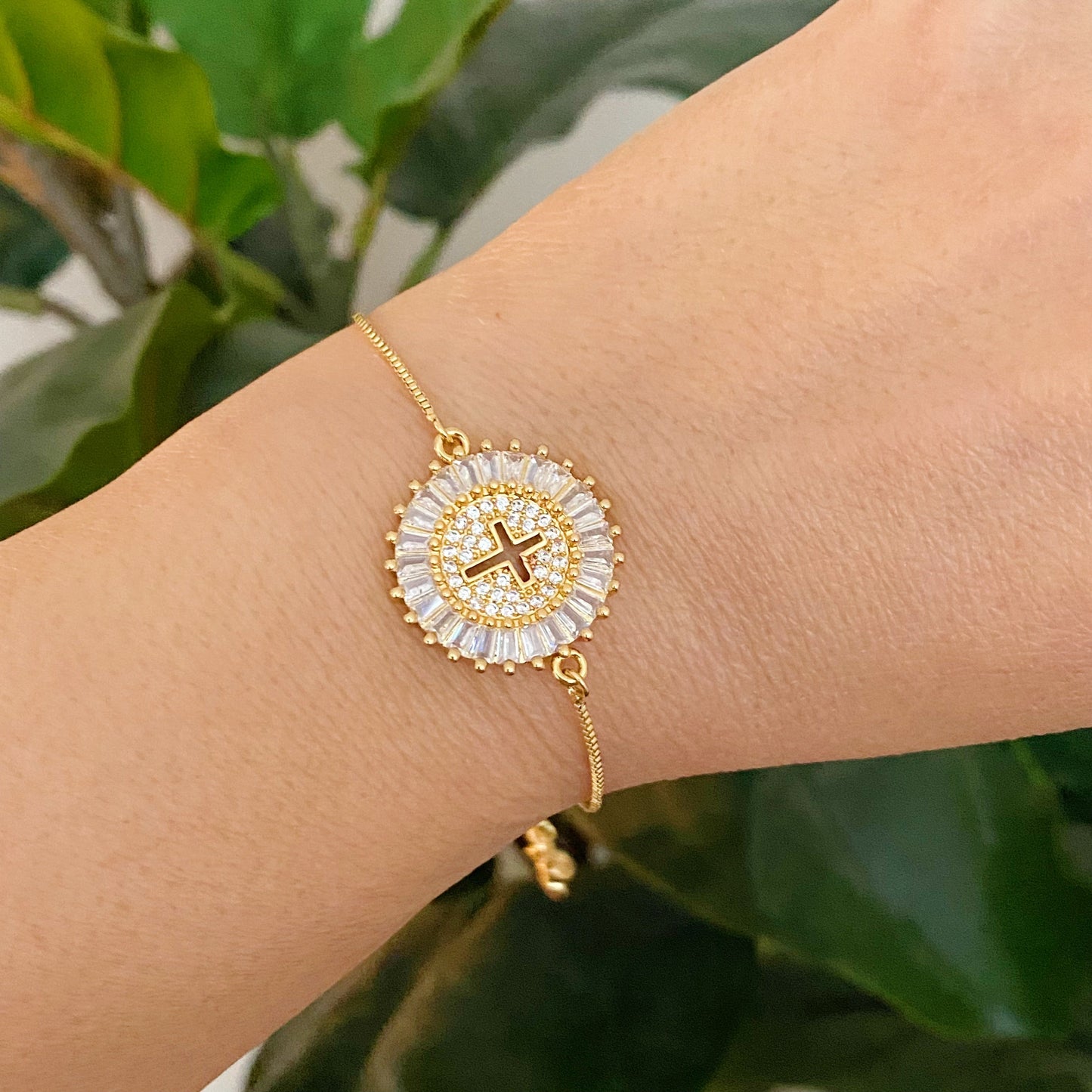 Sparkling Cross Adjustable Bracelet